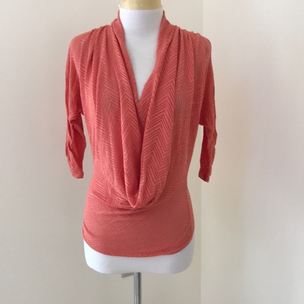 ALICE + OLIVIA Size XS salmon drape knit top